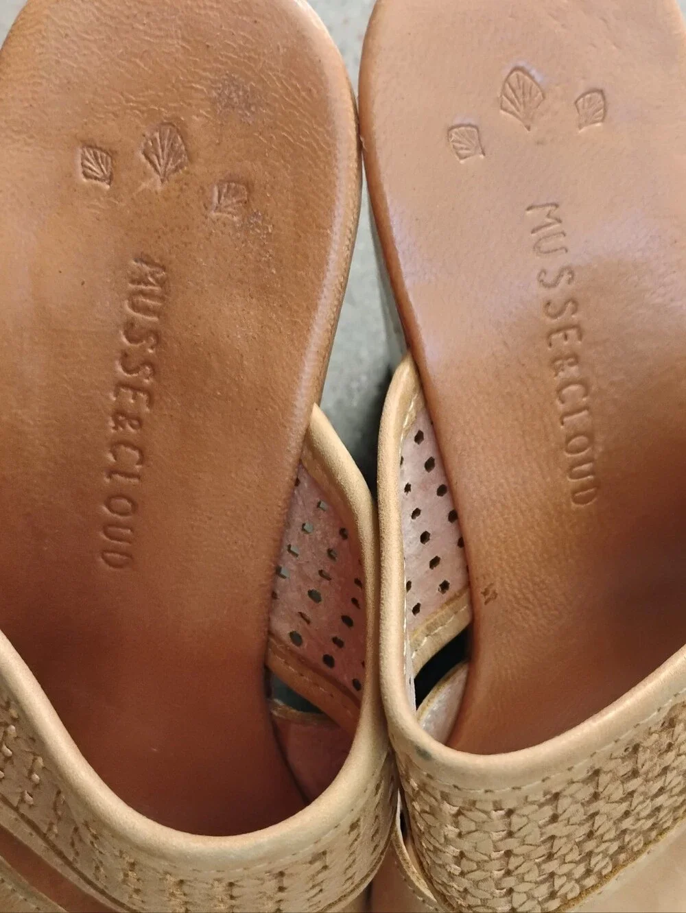 Musse & Cloud Woven Leather Crossover Wedge Sandals - Nude